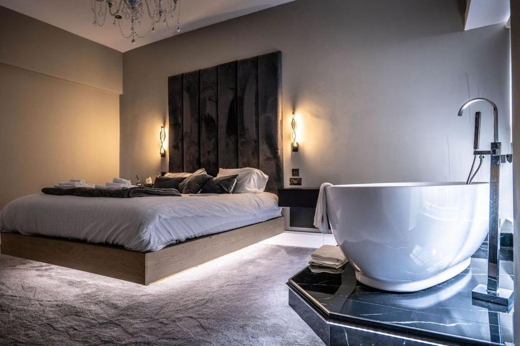 Luxury Royal Mile Boutique 2Bedroom Apartment Edinburgh Dış mekan fotoğraf