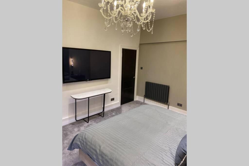 Luxury Royal Mile Boutique 2Bedroom Apartment Edinburgh Dış mekan fotoğraf