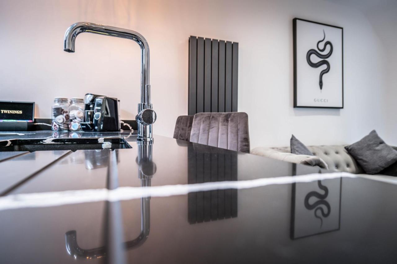 Luxury Royal Mile Boutique 2Bedroom Apartment Edinburgh Dış mekan fotoğraf