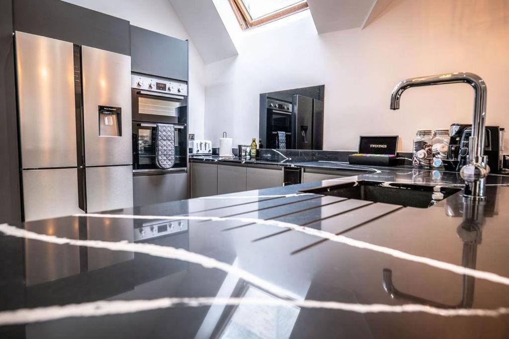 Luxury Royal Mile Boutique 2Bedroom Apartment Edinburgh Dış mekan fotoğraf