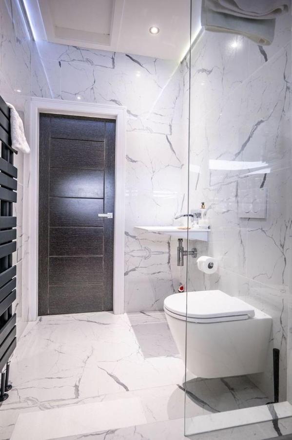 Luxury Royal Mile Boutique 2Bedroom Apartment Edinburgh Dış mekan fotoğraf
